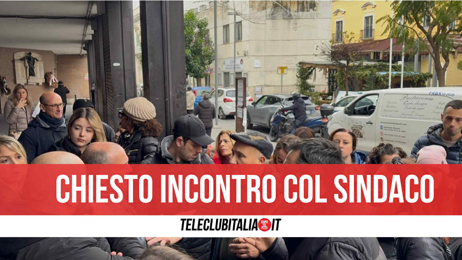 giugliano cooperative sociali in protesta davanti al comune no al tetto del 25 limita la scelta da Teleclubitalia.it giugliano cooperative sociali in protesta davanti al comune no al tetto del 25 limita la scelta