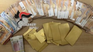 Napoli, scambio di contanti nel parcheggio: 200mila euro tra soldi e oro, arrestato 31enne