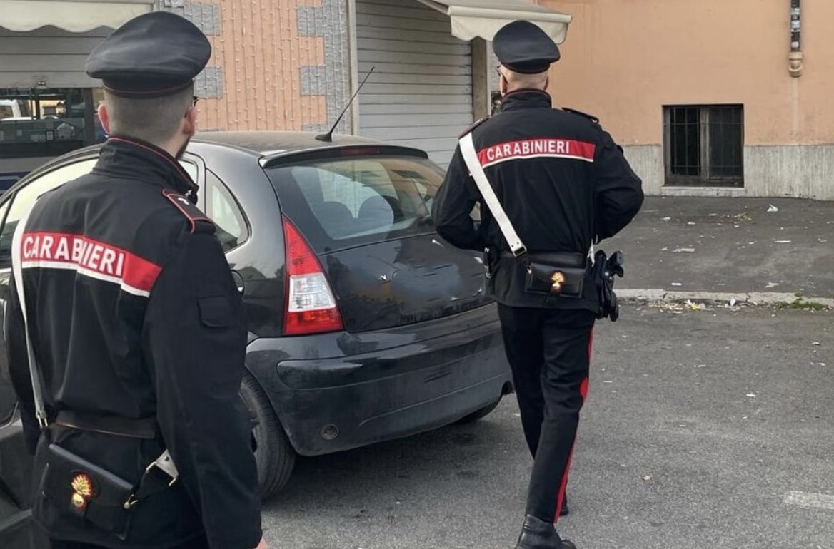 Spari contro abitazione a Sant’Anastasia: colpi esplosi in pieno giorno, indagano i carabinieri