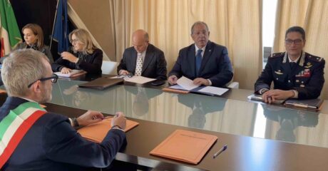 Emergenza furti e rapine a Giugliano, vertice in Comune: “zona rossa” e potenziamento telecamere in città