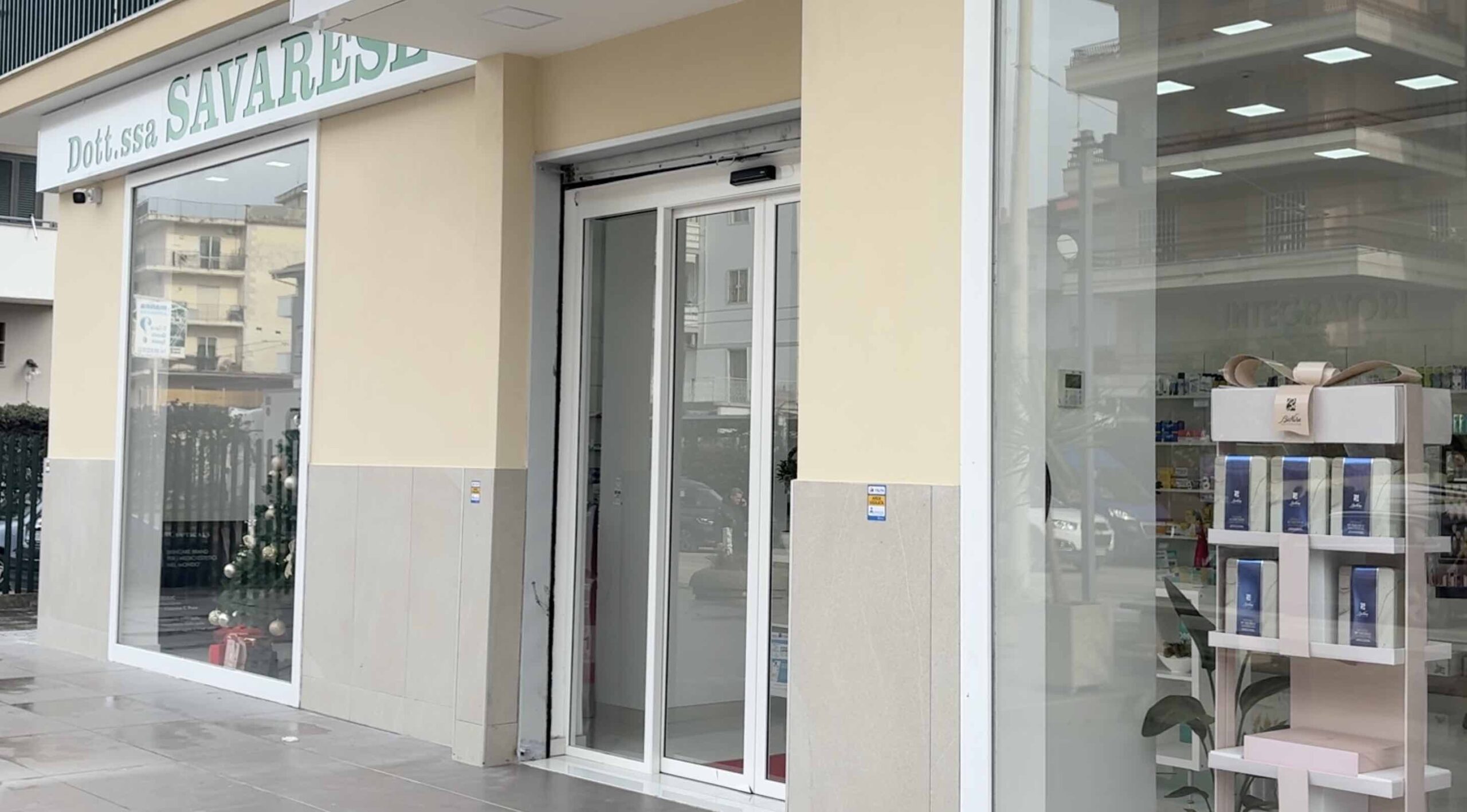 Furto ad Aversa, colpita la Parafarmacia Savarese in viale Kennedy