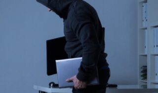 Napoli, furto alla redazione di Repubblica: rubati sei computer portatili