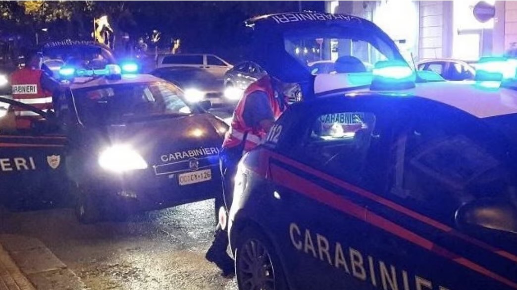 Giugliano, rissa al ristorante finisce a colpi di pistola: 54enne ferito nella notte