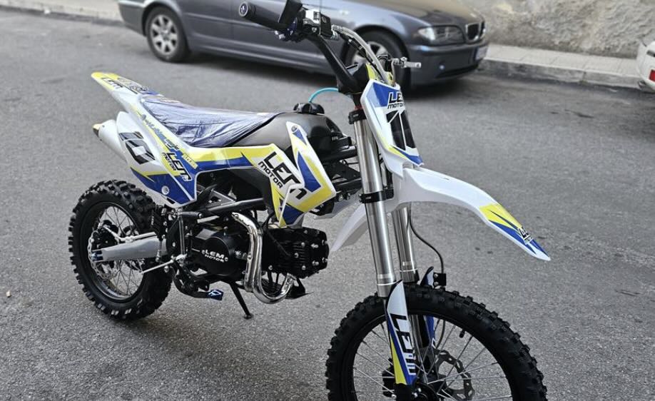 Incidente al centro commerciale "La Birreria": 11enne precipita da 4 metri con moto da cross