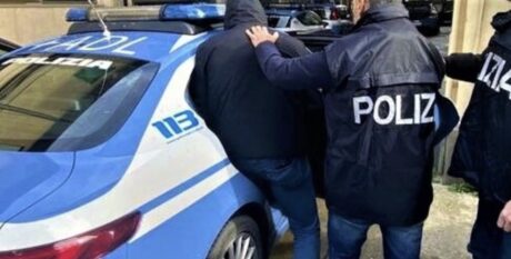 Rapina a Napoli, arrestato 29enne in piazza Garibaldi: recuperato il cellulare rubato