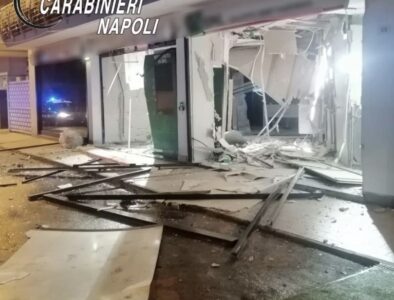 Pomigliano, assalto notturno alla BNL: fanno esplodere l’ATM ma fuggono a mani vuote