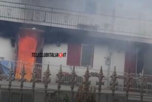 Paura a Quarto, appartamento in fiamme al primo piano: residenti in fuga