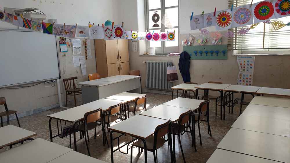 scuola-angiulli-napoli-meningite