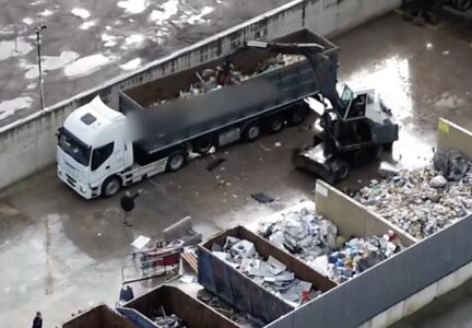 Traffico illecito di rifiuti tra Salerno, Napoli e Caserta: 12 misure cautelari, sequestri per 530mila euro