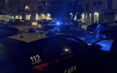Folle inseguimento da Villaricca a Scampia: 26enne arrestato, nello zaino “kit” per rubare auto