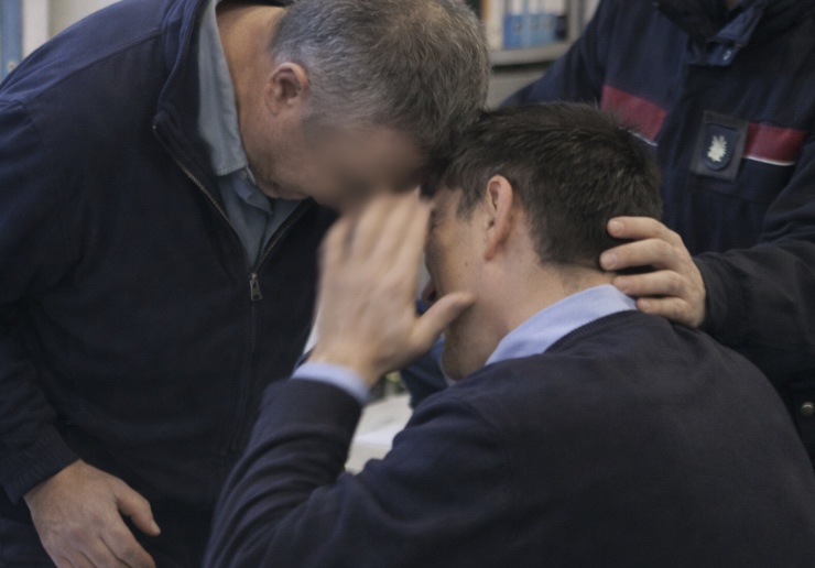 Acerra, furia all’Ufficio Tributi: impiegato colpito con una testata dopo lite su cartella esattoriale