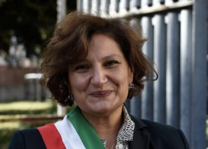 Arzano, sfiduciata la sindaca Cinzia Aruta: cade l’amministrazione comunale