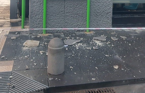 calcinacci-piazza-trieste e trento ferite due donne napoli