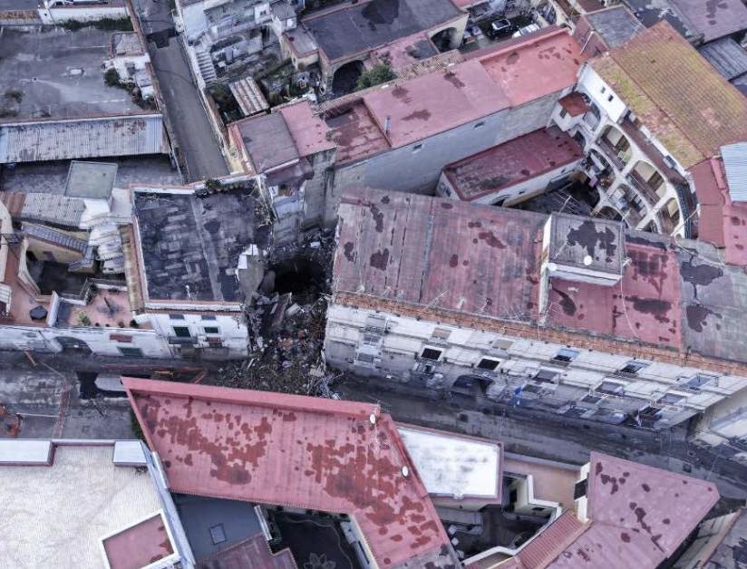 Crollo a Casoria, vertice in Prefettura: via libera agli interventi di messa in sicurezza e rientri nelle abitazioni