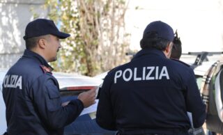 Napoli, abusata e stuprata per anni dal compagno: arrestato dalla Polizia