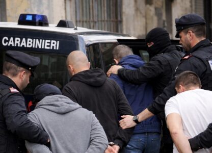 Omicidio di camorra a Giugliano, quattro arrestati: blitz dei Carabinieri contro il clan Pagliuca