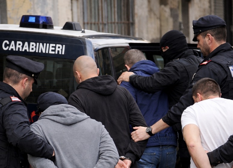 Omicidio di camorra a Giugliano, quattro arrestati: blitz dei Carabinieri contro il clan Pagliuca