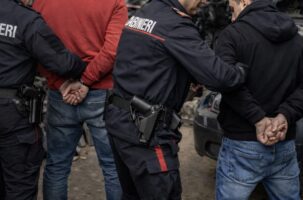 Torre del Greco. Auto rubate e telai alterati, scoperto il sistema del riciclaggio: due arresti