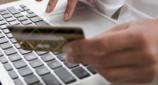 Finti ricambi auto sul web: scoperta truffa a Sessa Aurunca, due denunciati