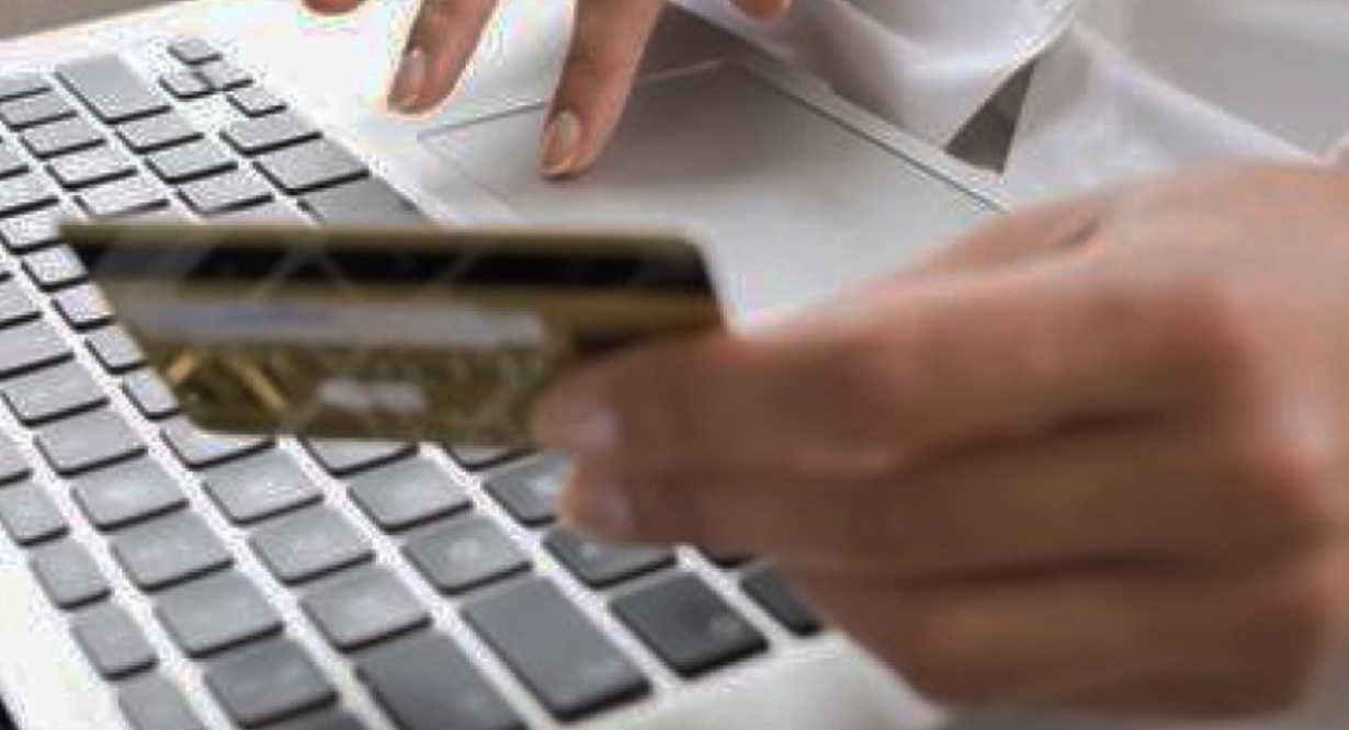 Finti ricambi auto sul web: scoperta truffa a Sessa Aurunca, due denunciati