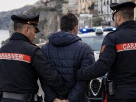 Arrestato, liberato e arrestato di nuovo: doppio furto sulla Costiera Sorrentina