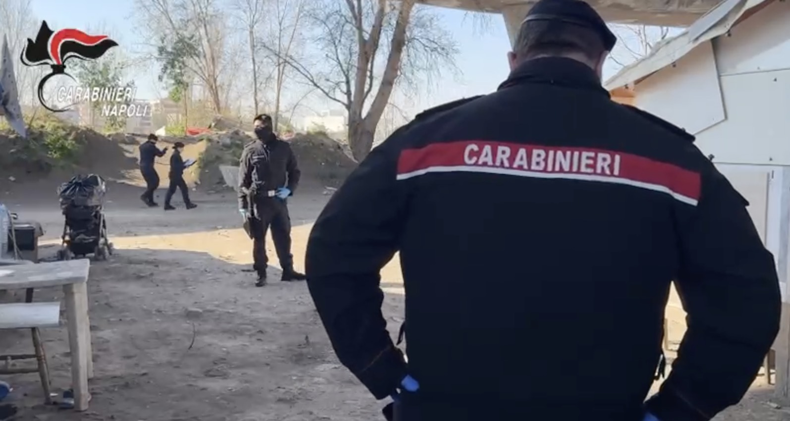 Poggioreale, blitz nel campo nomadi di via del Macello: 21 auto sequestrate, un arresto e denunce