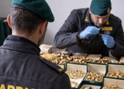 Nola, oro “sporco” e documenti falsi: sequestro da 600mila euro a società compro oro