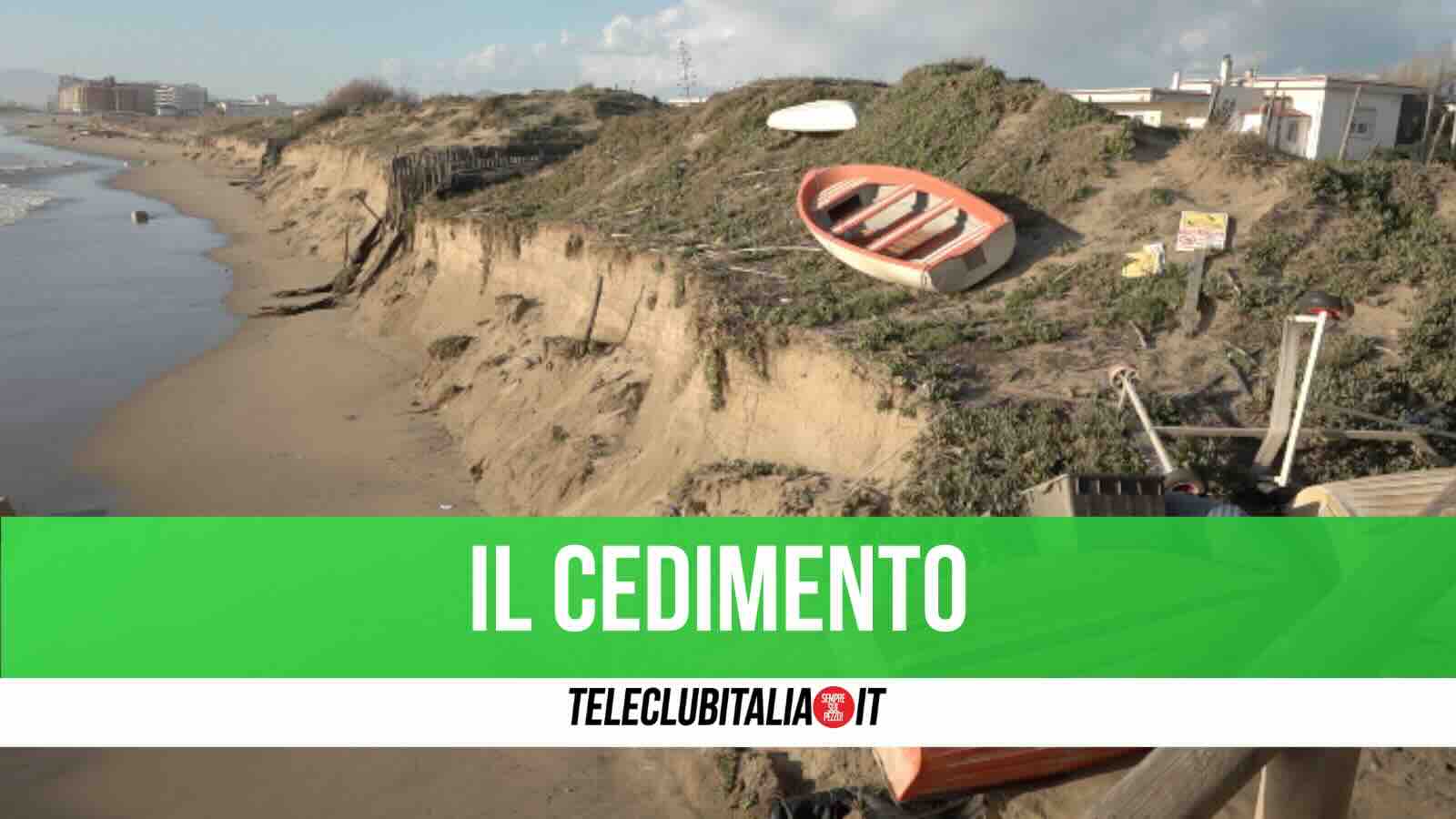Dune litorale domizio distrutte da mareggiate: “Staccionata e scogliera al più presto”