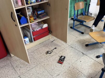 Giugliano, raid vandalico nella scuola Maria Montessori: danni, furti e aule devastate
