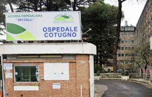 Epatite A a Napoli, 8 nuovi casi al Cotugno: salgono a 54 i ricoveri, sotto osservazione il consumo di frutti di mare crudi