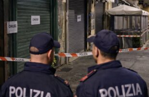 Movida Napoli, stretta del Questore: chiusi cinque locali tra il centro e la provincia