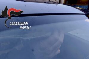 Pozzuoli: droga nascosta nella tappezzeria dell’auto. Carabinieri arrestano 36enne