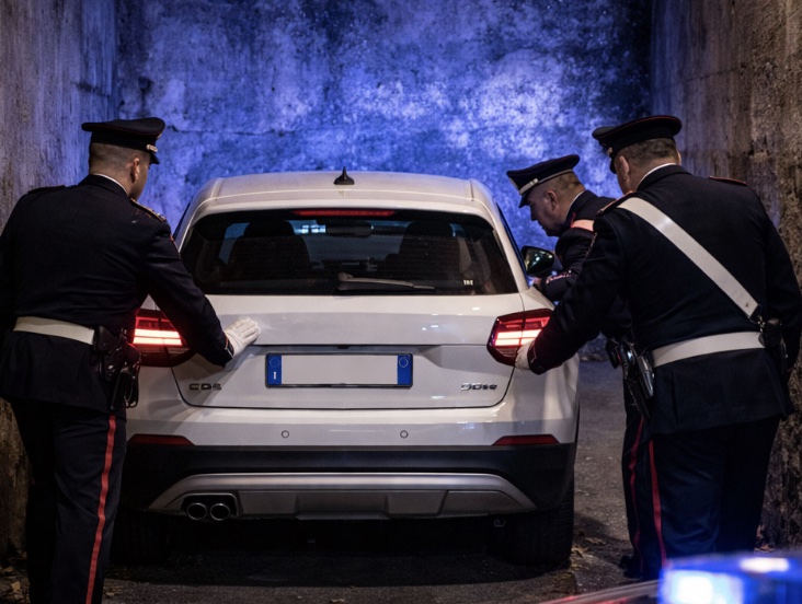 Fuga folle tra Villaricca, Giugliano e Qualiano: inseguimento da film, 18enne arrestato dopo corsa contromano