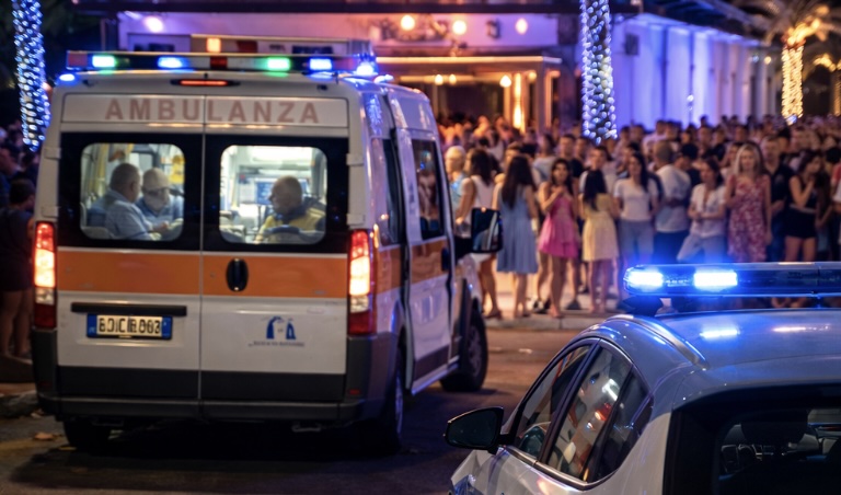 Pasqua di sangue in un noto lido di Ischitella: 20enne accoltellato durante l'aperitivo