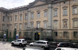 Non si ferma all'alt dei carabinieri: in auto attrezzi da scasso e passamontagna. Assoluzione per 21enne