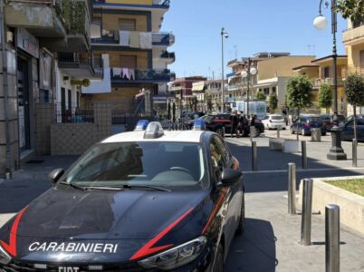 Qualiano, rapina all'ufficio postale di piazza Rosselli: due malviventi in fuga