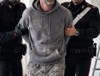 Giugliano, operaio senza documenti in casa di un detenuto: arrestato 47enne