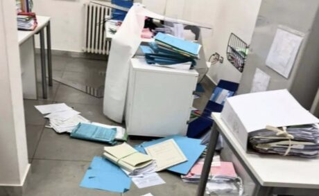 Giugliano, nuovo raid alla scuola I circolo “Mena Morlando”: segreteria vandalizzata