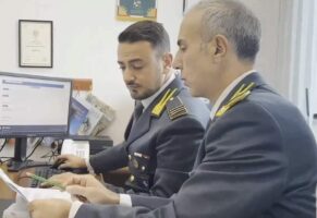 Sanità Campania: ex direttori in pensione continuavano a incassare stipendi, danno da 880mila euro