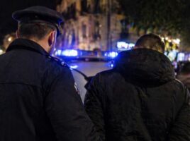 Napoli, evasione dai domiciliari e tenta la fuga: arrestato 37enne di Marano