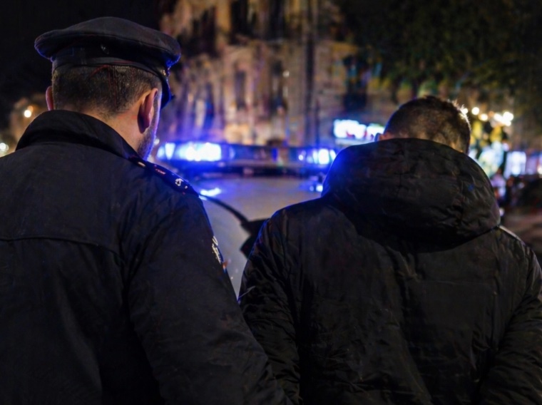 Napoli, evasione dai domiciliari e tenta la fuga: arrestato 37enne di Marano