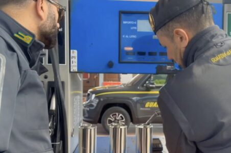Carburante “truccato” a Quarto: sequestrati 4.500 litri, scatta la denuncia per frode
