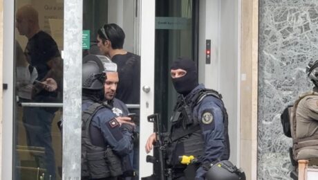 Napoli, colpo milionario alla Credit Agricole: ladri in fuga dal tunnel. La pista porta ai Quartieri Spagnoli