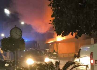 Notte di fuoco a San Felice a Cancello: distrutta la pizzeria appena inaugurata