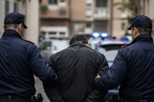 Secondigliano, spara al compagno della madre dopo una lite: 41enne arrestato