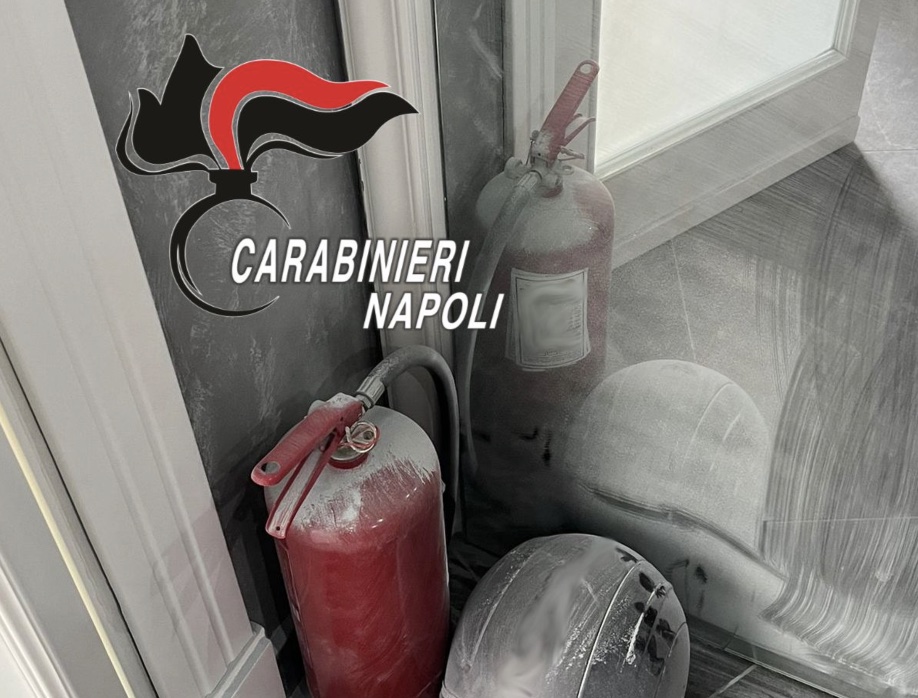 Villaricca, spruzza estintore sotto la porta e minaccia di uccidere ex moglie, arrestato 43enne