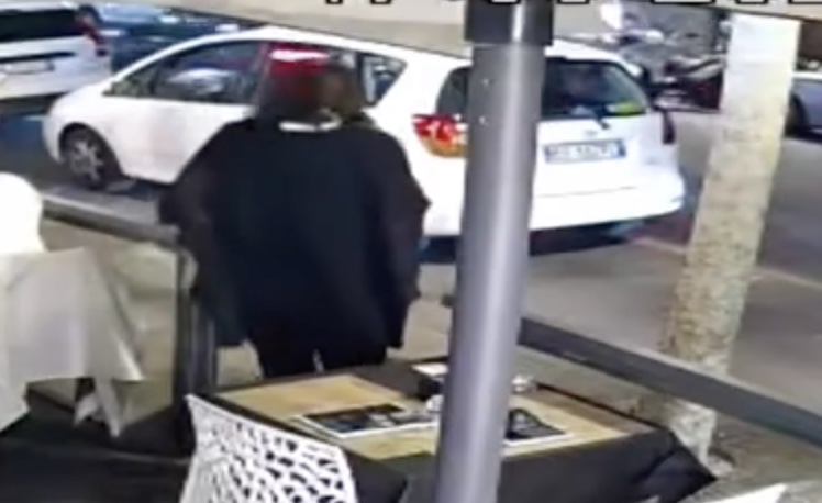 Napoli, mangiano sushi e bevono vino poi vanno via senza pagare: la denuncia del ristorante "Hachi"