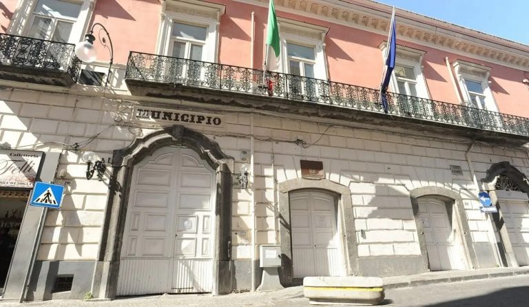 gettoni e rimborsi al comune sequestri da 18mila euro a due consiglieri di torre annunziata da Teleclubitalia.it gettoni e rimborsi al comune sequestri da 18mila euro a due consiglieri di torre annunziata