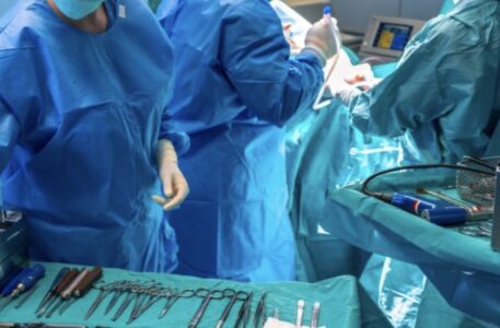 Angri, evirato dalla moglie: si presenta in ospedale con l'organo reciso, operato d’urgenza