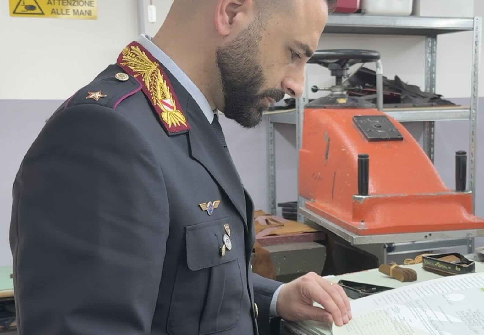 Casandrino. Operai a nero, locali non a norma e abiti falsi: viaggio negli opifici dell'area nord